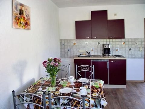 Schöne Ferienwohnung mit Garten und Grill