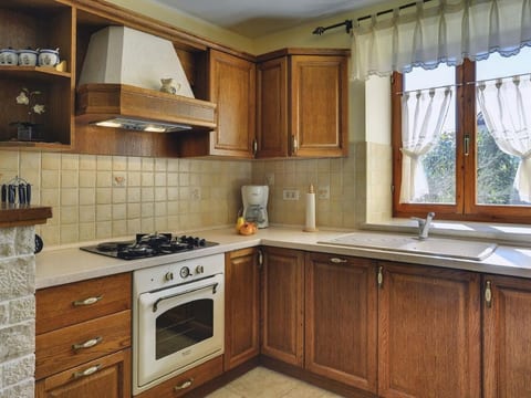 Appartement in Rakalj mit Großem Garten und Panoramablick