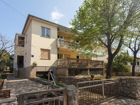 Appartement "Apartman Ester" mit Terrasse
