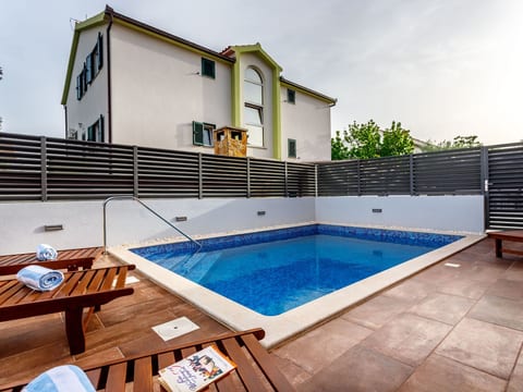 "Villa Tango"