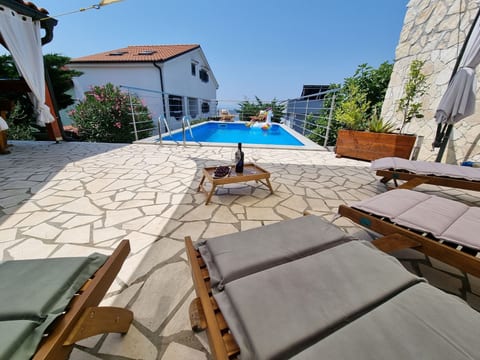 mit privatem Pool und Sauna