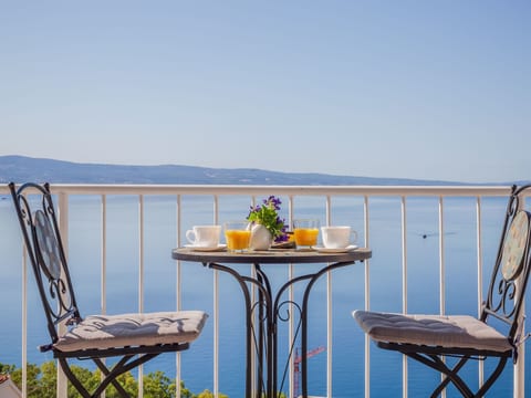 Große Wohnung in Omiš mit Möbliertem Balkon