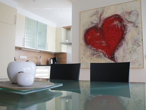 River Residence Regensburg, großzügige Wohnung für bis zu 3 Personen