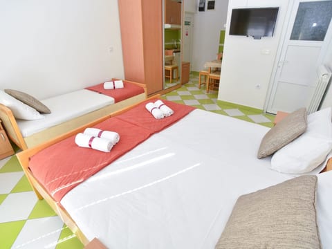 Studio-Apartment mit Balkon