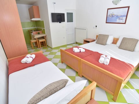 Studio-Apartment mit Balkon