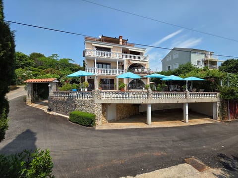 Appartement mit Balkon und Meerblick
