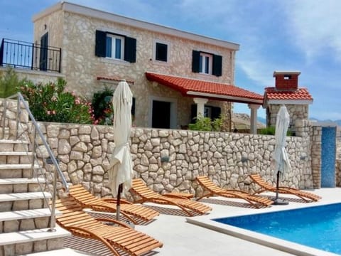 Villa Dražica mit beheiztem Pool - ruhige Lage
