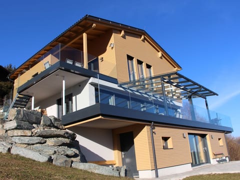 Freistehendes Ferienhaus mit Blick auf den See
