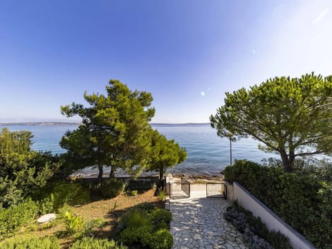 Strandnahe Villa Karmen Adriatica