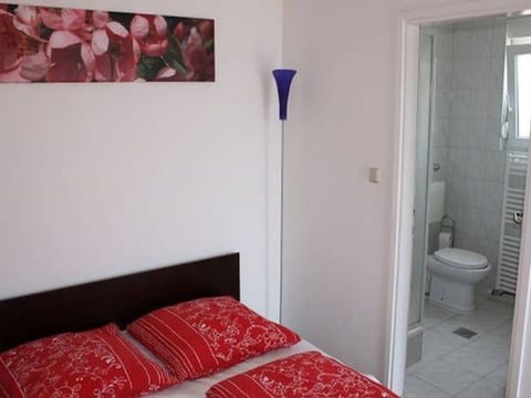 2. Etage Doppelbettzimmer ca. 20m² mit Balkon und Panoramameerblick Villa Mili