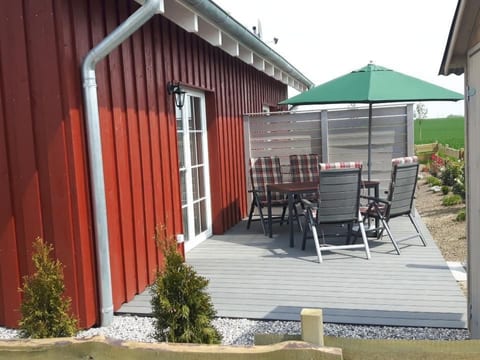 Gemütliches Schwedenhäuschen mit Terrasse