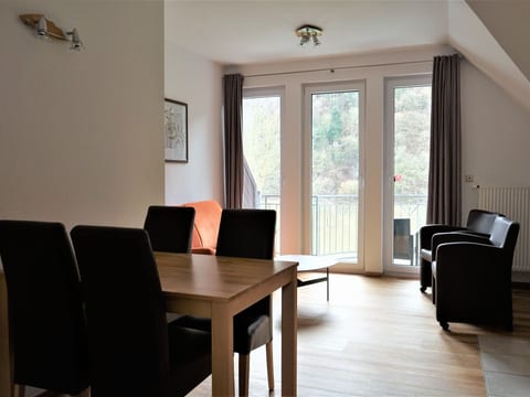 in Eller mit Privatem Balkon