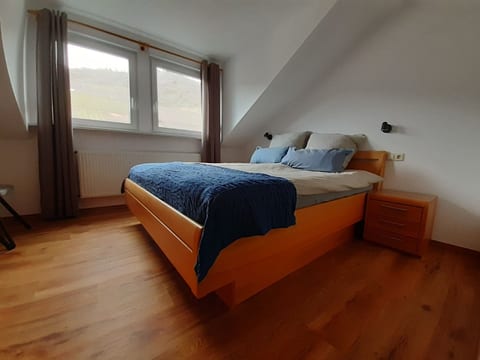 in Eller mit Privatem Balkon