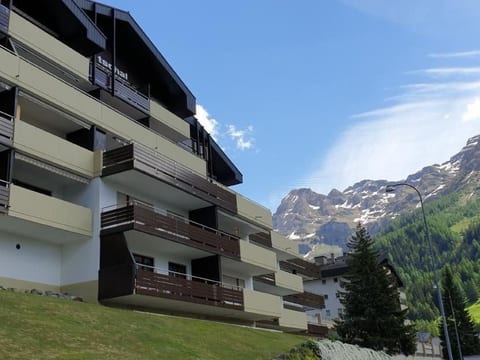 Appartement mit Bergblick und Dorf