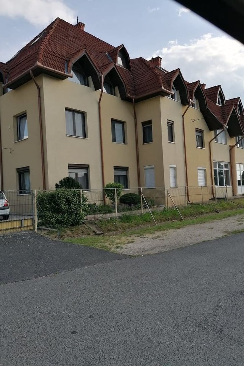 in Balatonlelle mit Garten - Balatonlelle