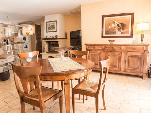 Haus für 4 Personen mit großem Privatpool
