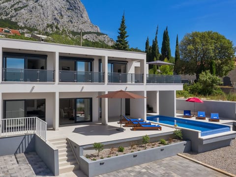 Villa "E"