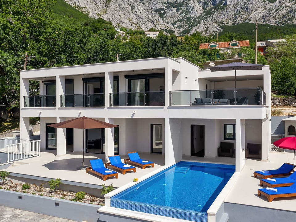 Villa E - Bast