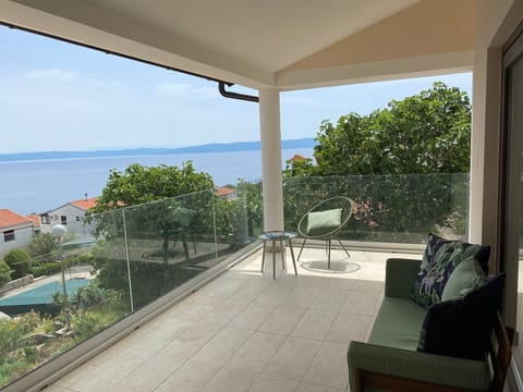 Frisch renovierte Ferienwohnung mit Meerblick
