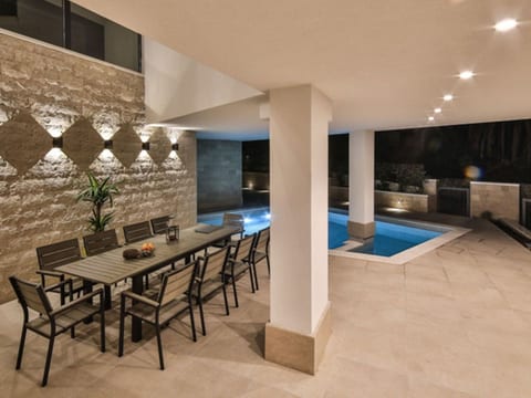 Luxusvilla Viola mit Pool, Sauna und Fitnessraum