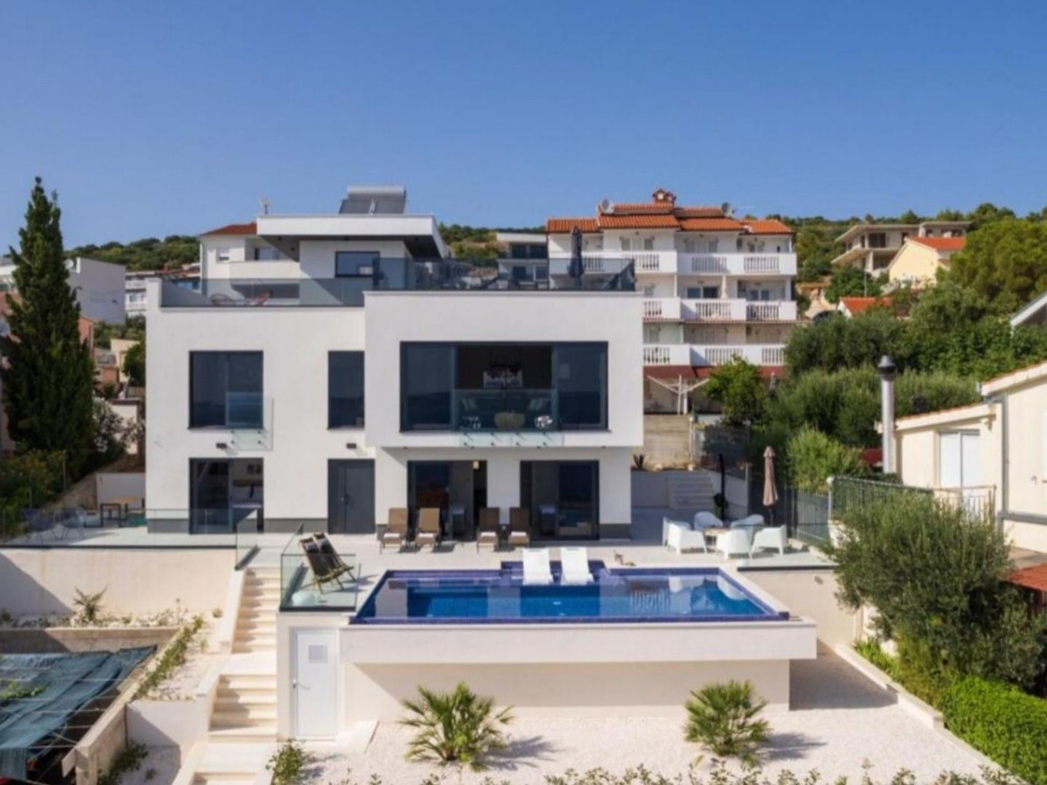 Villa Julian mit beheiztem Pool