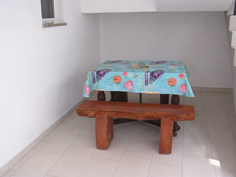 für 2 Personen + 1 Kind ca. 30 m² in Šilo, Adriaküste Kroatien (Kroatisch