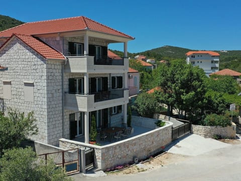 Steinvilla am Strand Nina - EOS CROATIA