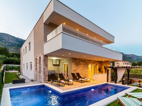 Villa Olea- Pool, Grill, Nähe Flughafen Split