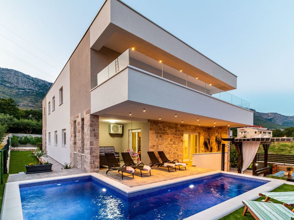 Villa Olea- Pool, Grill, Nähe Flughafen Split - KaÅ¡tel Sućurac