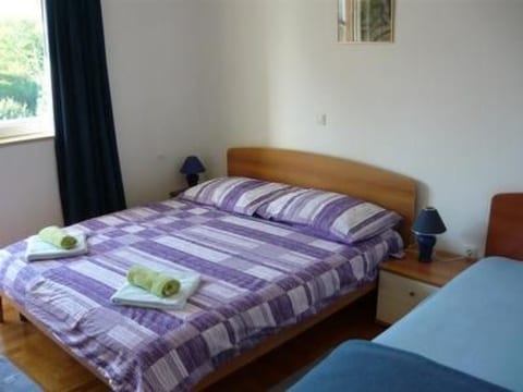 Jadro Apartments in Barbat mit Grill und Whirlpool