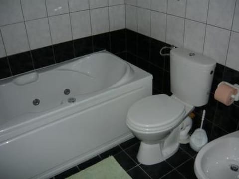 Jadro Apartments in Barbat mit Grill und Whirlpool