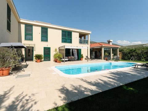 Villa Marta Trogir für 10 Personen in Plano