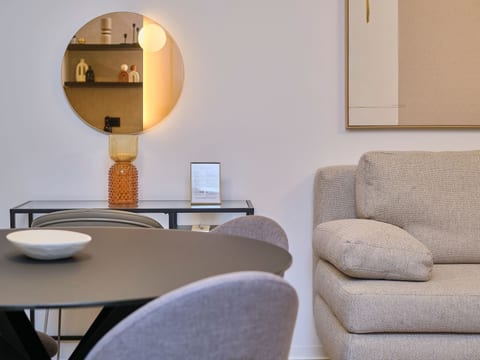 "Splitful Apartment"