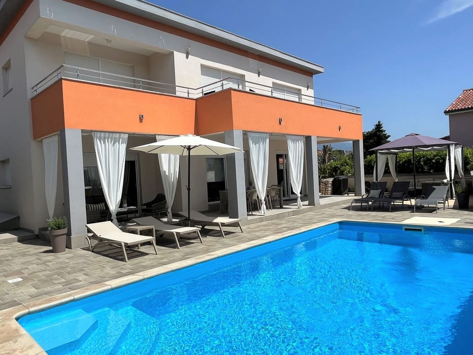 Villa Summer Escape in Barbat mit Garten und Aussicht - Rab