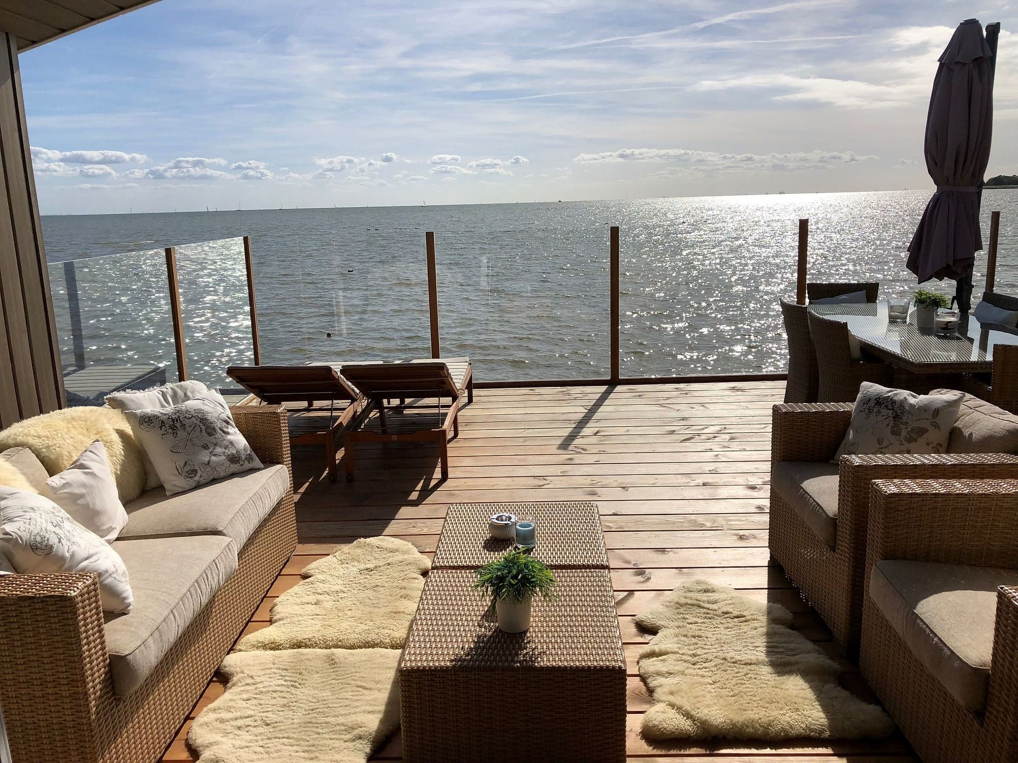 Chalet mit Wasserblick