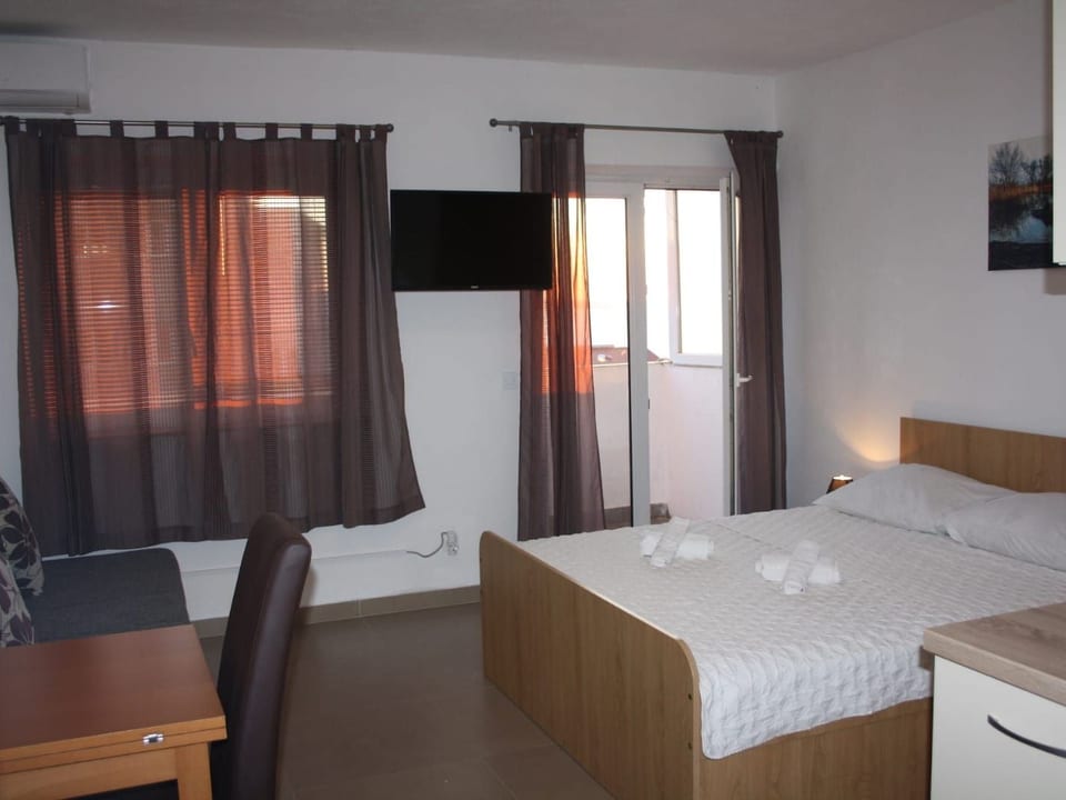 Studio-Apartment mit Balkon - Omiš