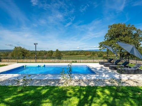 Villa "Francesca" mit Garten, Grill und Pool