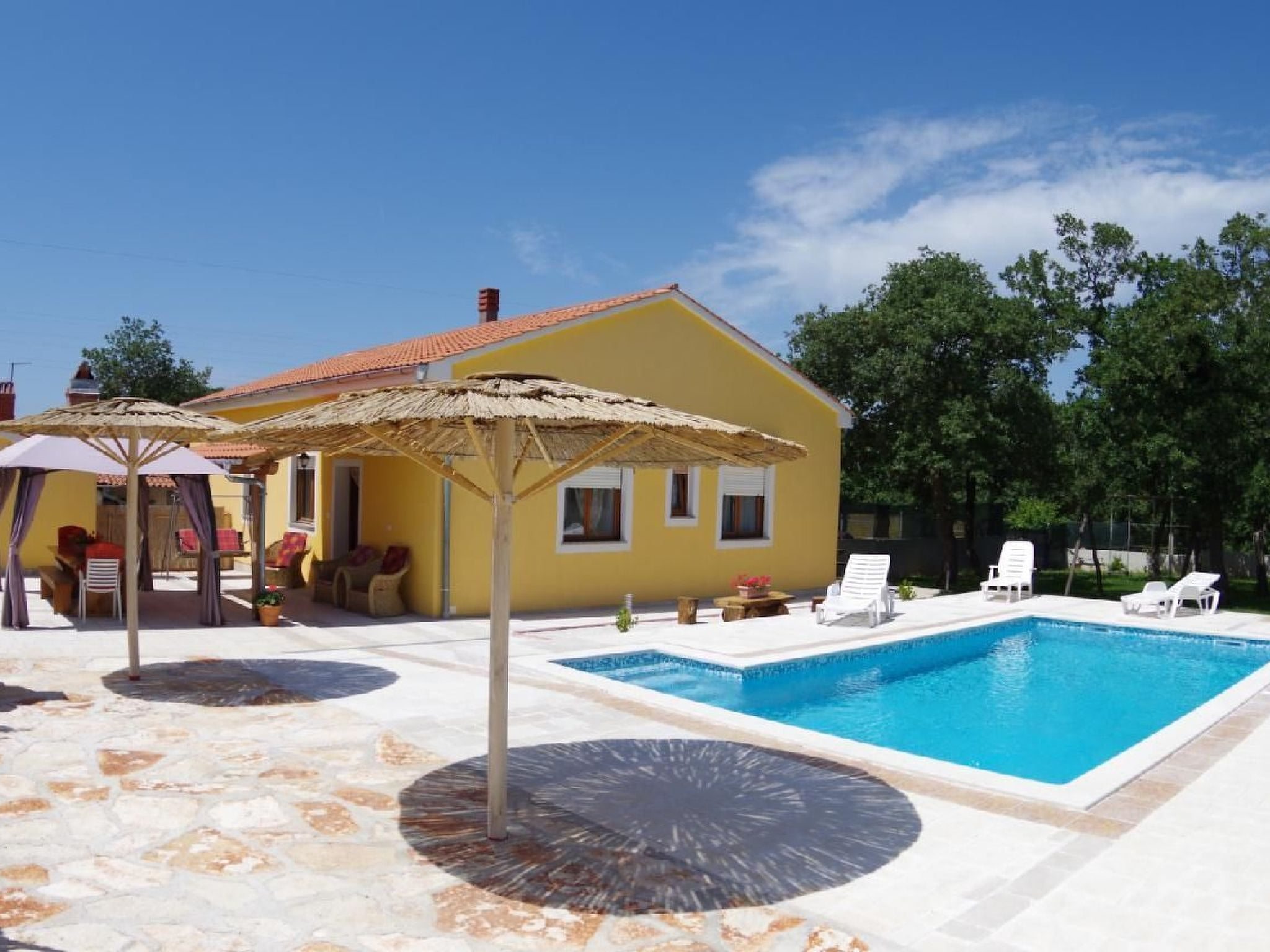 Haus in Sveti Kirin mit Privatem Pool, 4 Schlafzimmer