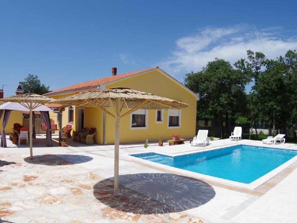 Haus in Sveti Kirin mit Privatem Pool, 4 Schlafzimmer - Bokordići