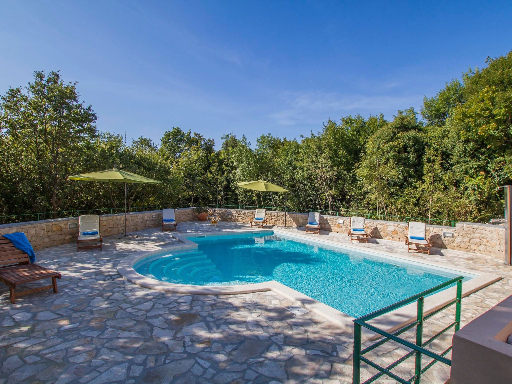 Villa Biljana, mit Zugang zu zwei Gemeinschaftspools