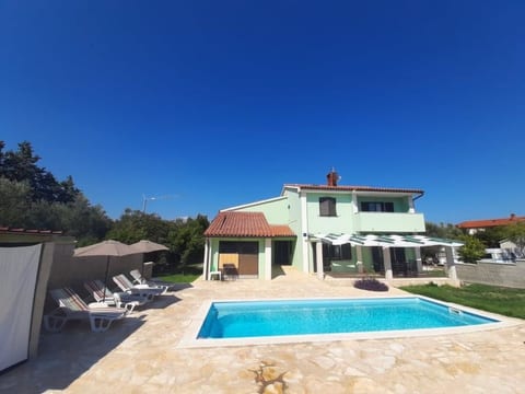 Villa Lokvanj