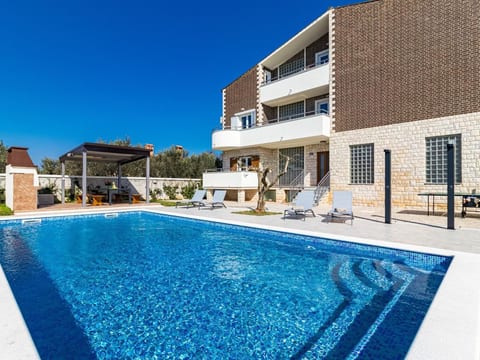 Ferienvilla "Villa Berg" mit privatem Pool