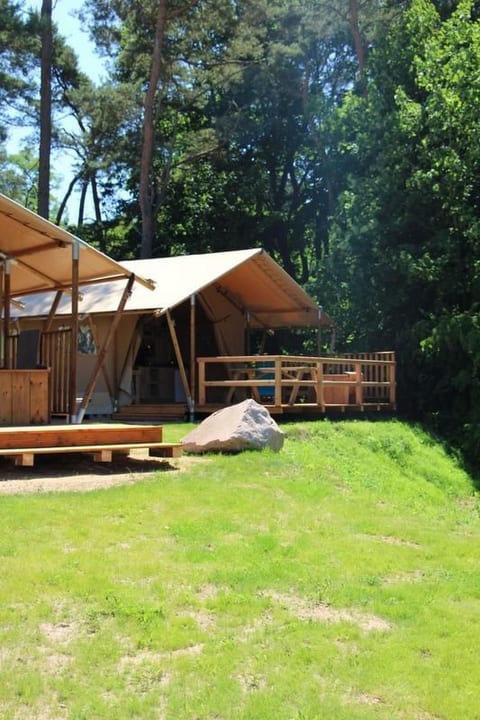 Safarizelt in Hohenlychen mit Garten und Grill