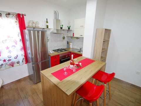 2 schlafzimmer ferienwohnung in viilage Loborika