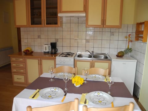 Wohnung in Dramalj, mit Balkon und Meerblick