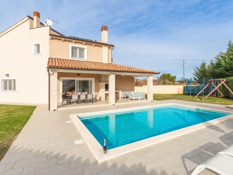 Villa Magica