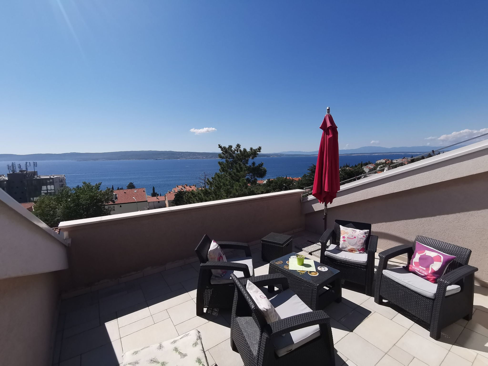 Wohnung für 6 Personen mit Terrasse und Meerblick