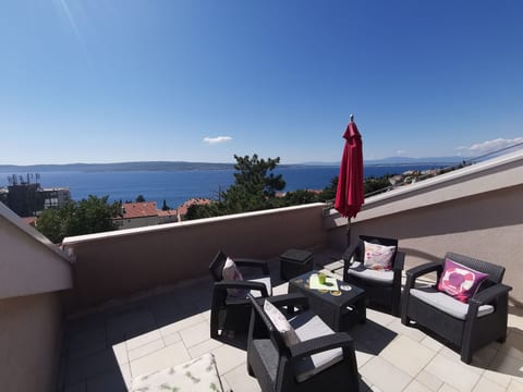 Wohnung für 6 Personen mit Terrasse und Meerblic