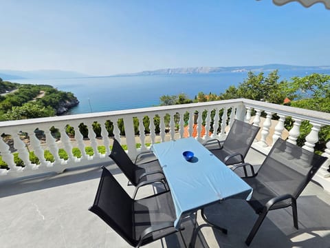 Wohnung mit Meerblick, 150 m vom Strand entfernt