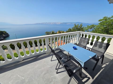 Wohnung mit Meerblick, 150 m vom Strand entfernt